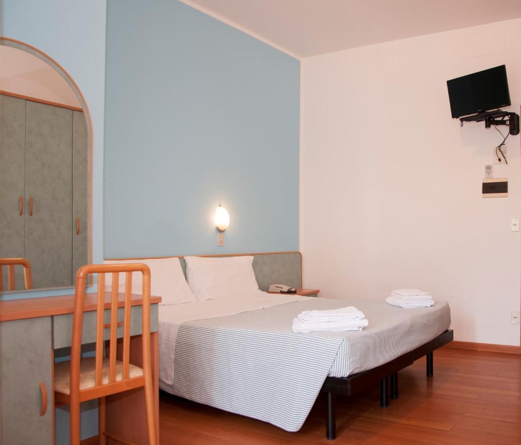 Hotel Rugantino تْشيزيناتيكو المظهر الخارجي الصورة