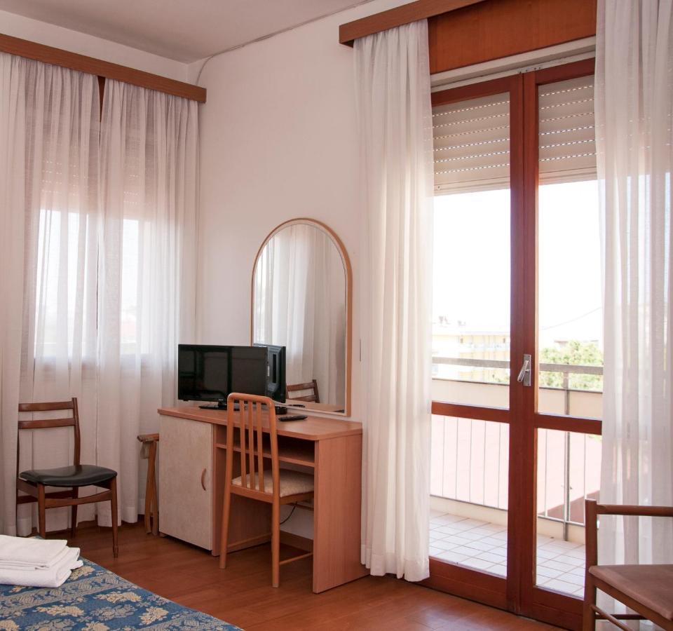 Hotel Rugantino تْشيزيناتيكو المظهر الخارجي الصورة