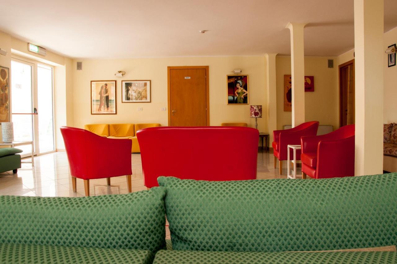 Hotel Rugantino تْشيزيناتيكو المظهر الخارجي الصورة