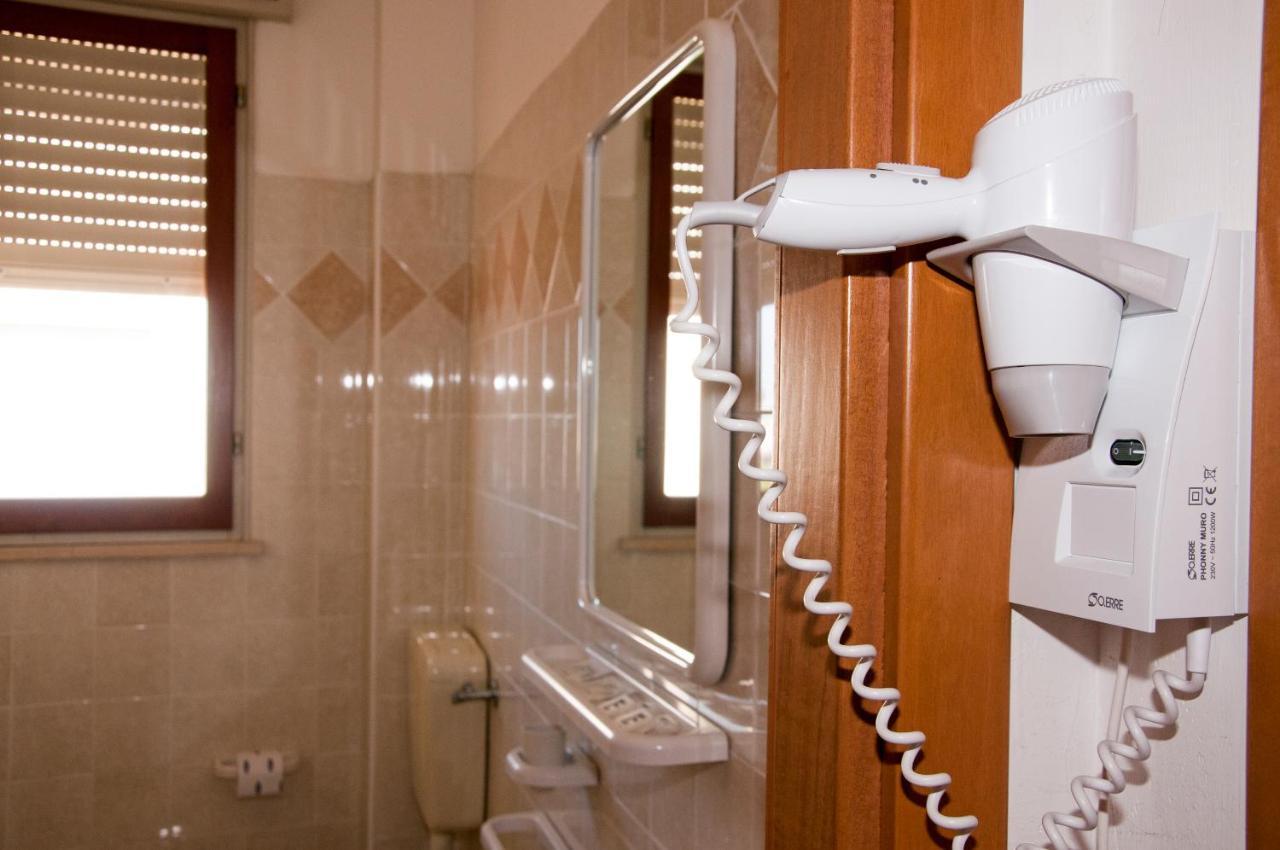 Hotel Rugantino تْشيزيناتيكو المظهر الخارجي الصورة