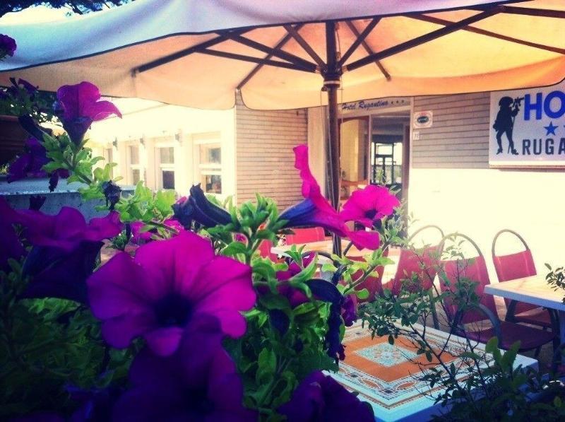 Hotel Rugantino تْشيزيناتيكو المظهر الخارجي الصورة
