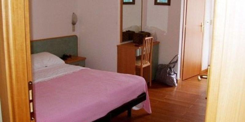 Hotel Rugantino تْشيزيناتيكو المظهر الخارجي الصورة