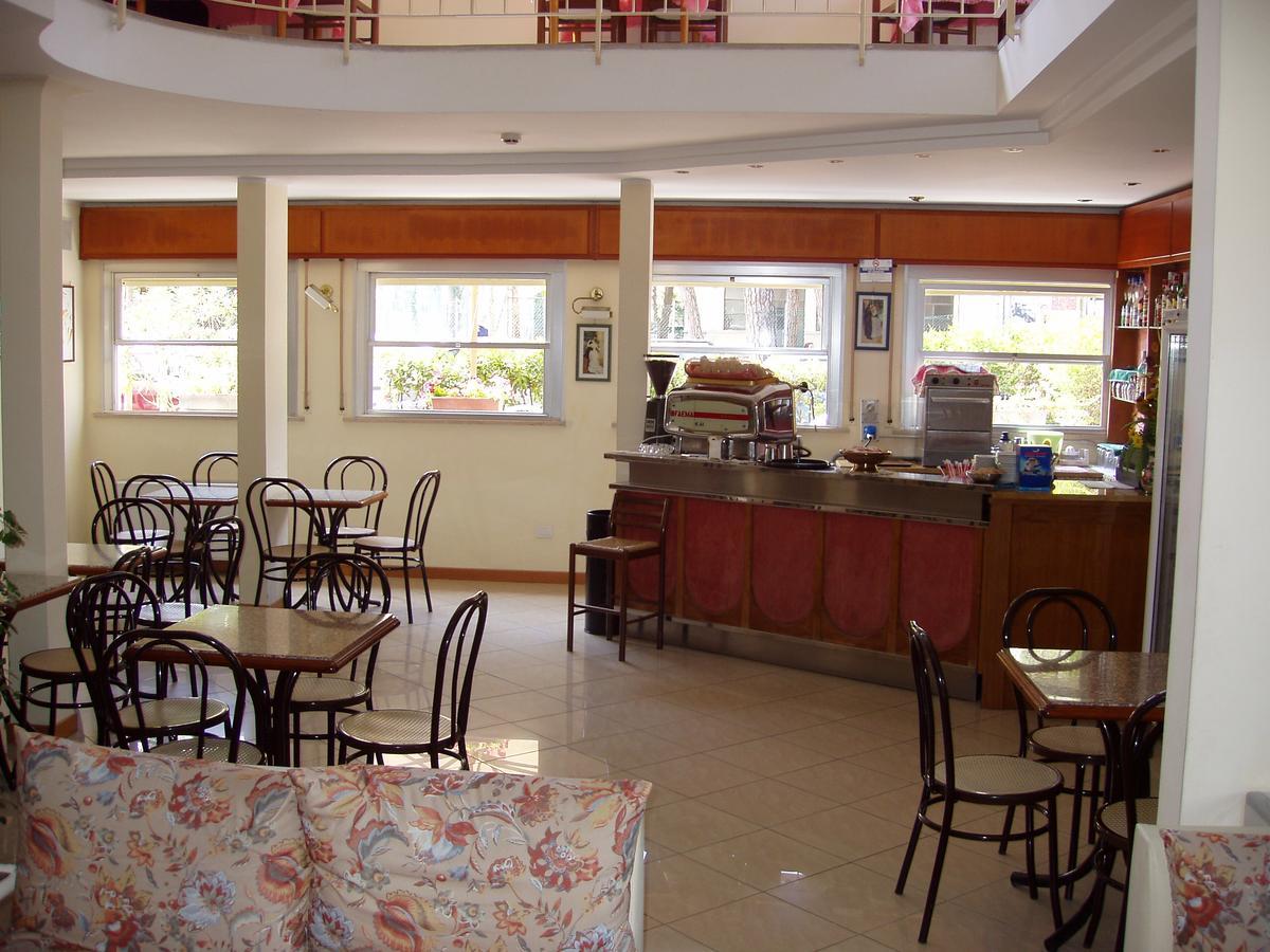 Hotel Rugantino تْشيزيناتيكو المظهر الخارجي الصورة