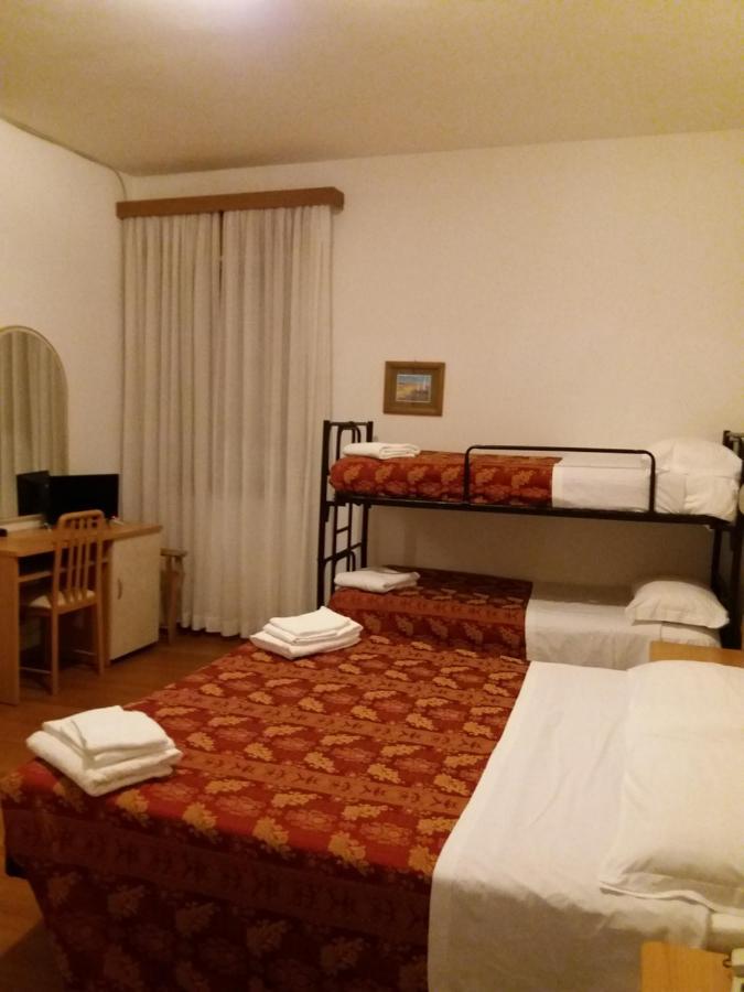 Hotel Rugantino تْشيزيناتيكو المظهر الخارجي الصورة