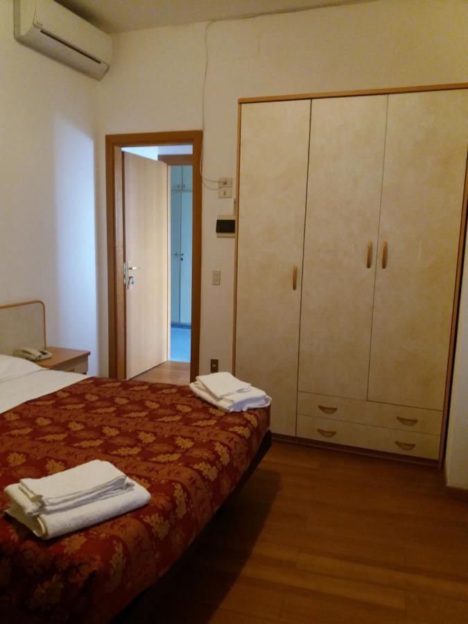 Hotel Rugantino تْشيزيناتيكو المظهر الخارجي الصورة